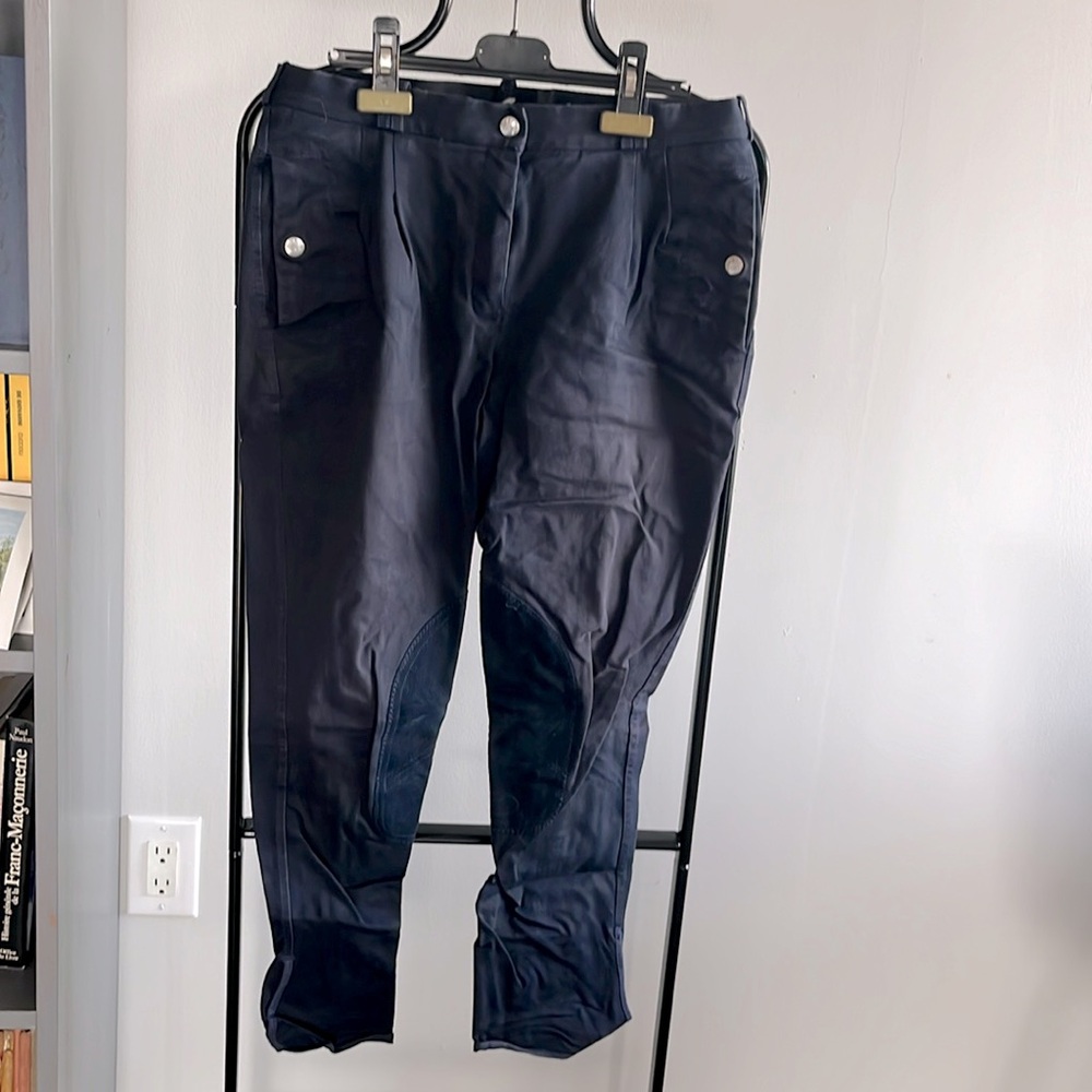 Mark Todd UK ladies breeches. Size M. excellent condition. Navy blue